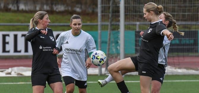 brilon-rumbeck-frauen2526-galerie-stratmann